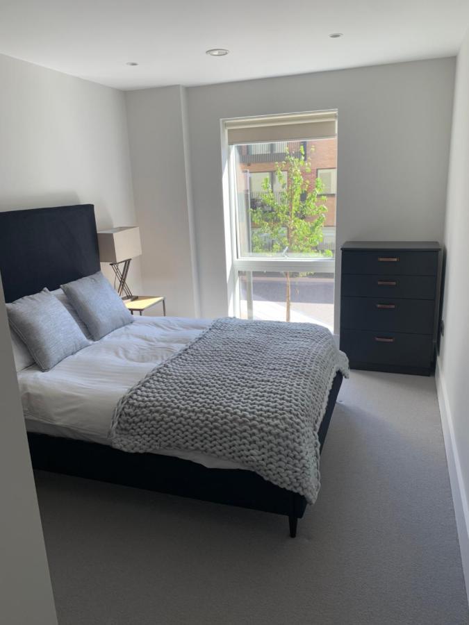 Heathrow North Apartments By Charles Hope Hounslow Luaran gambar