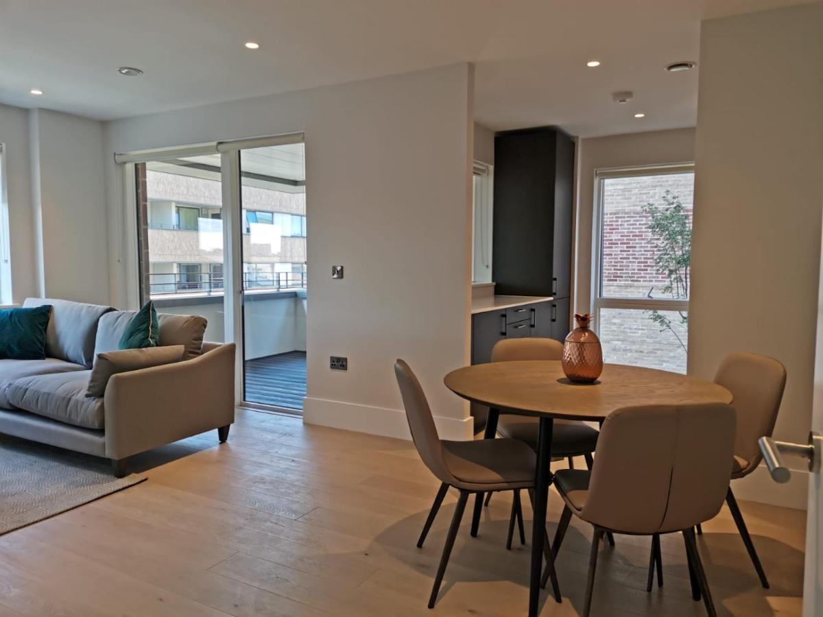 Heathrow North Apartments By Charles Hope Hounslow Luaran gambar