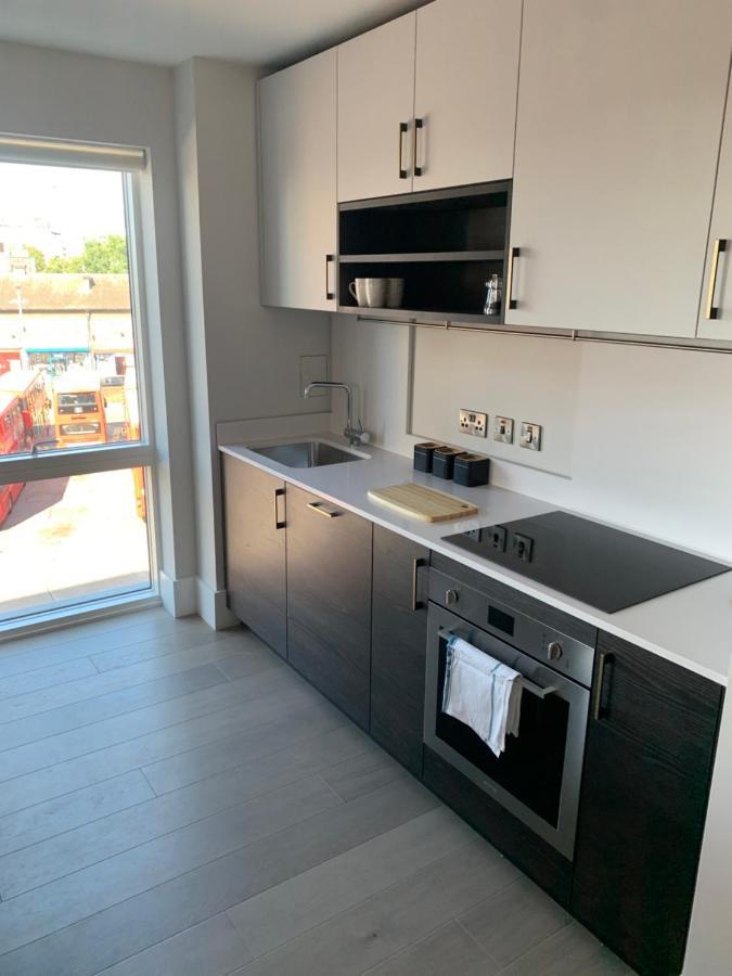 Heathrow North Apartments By Charles Hope Hounslow Luaran gambar